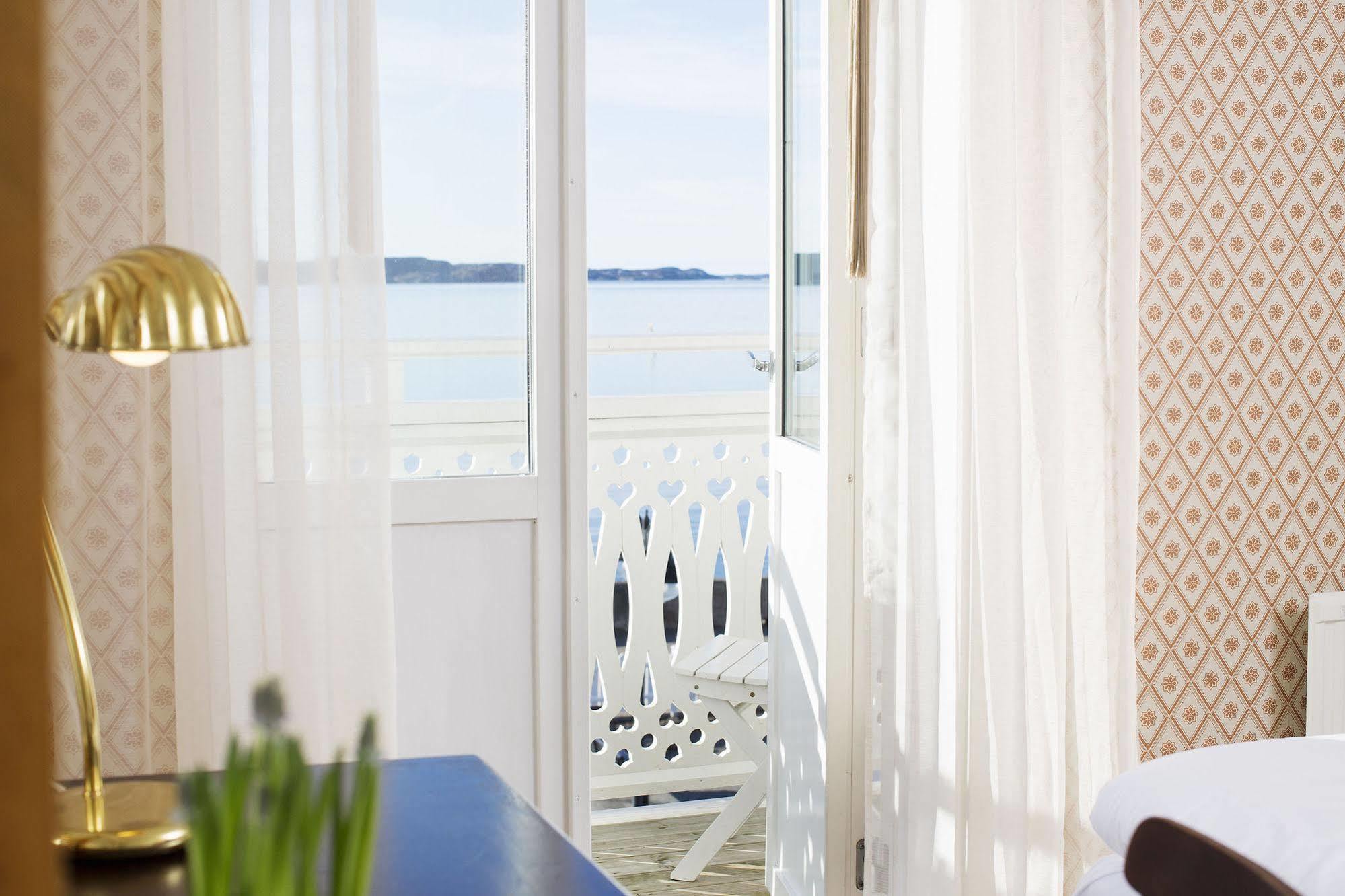 Strandvillan Hotell Och Bed & Breakfast Люсешил Екстериор снимка