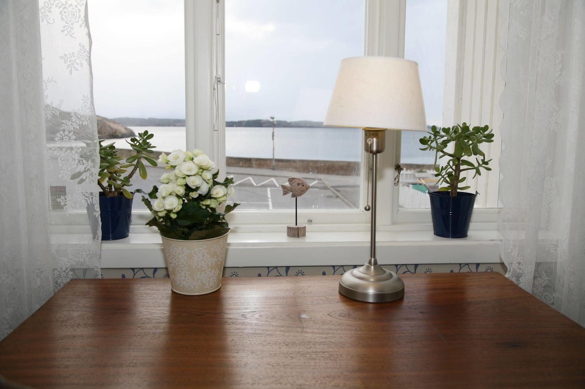 Strandvillan Hotell Och Bed & Breakfast Люсешил Екстериор снимка