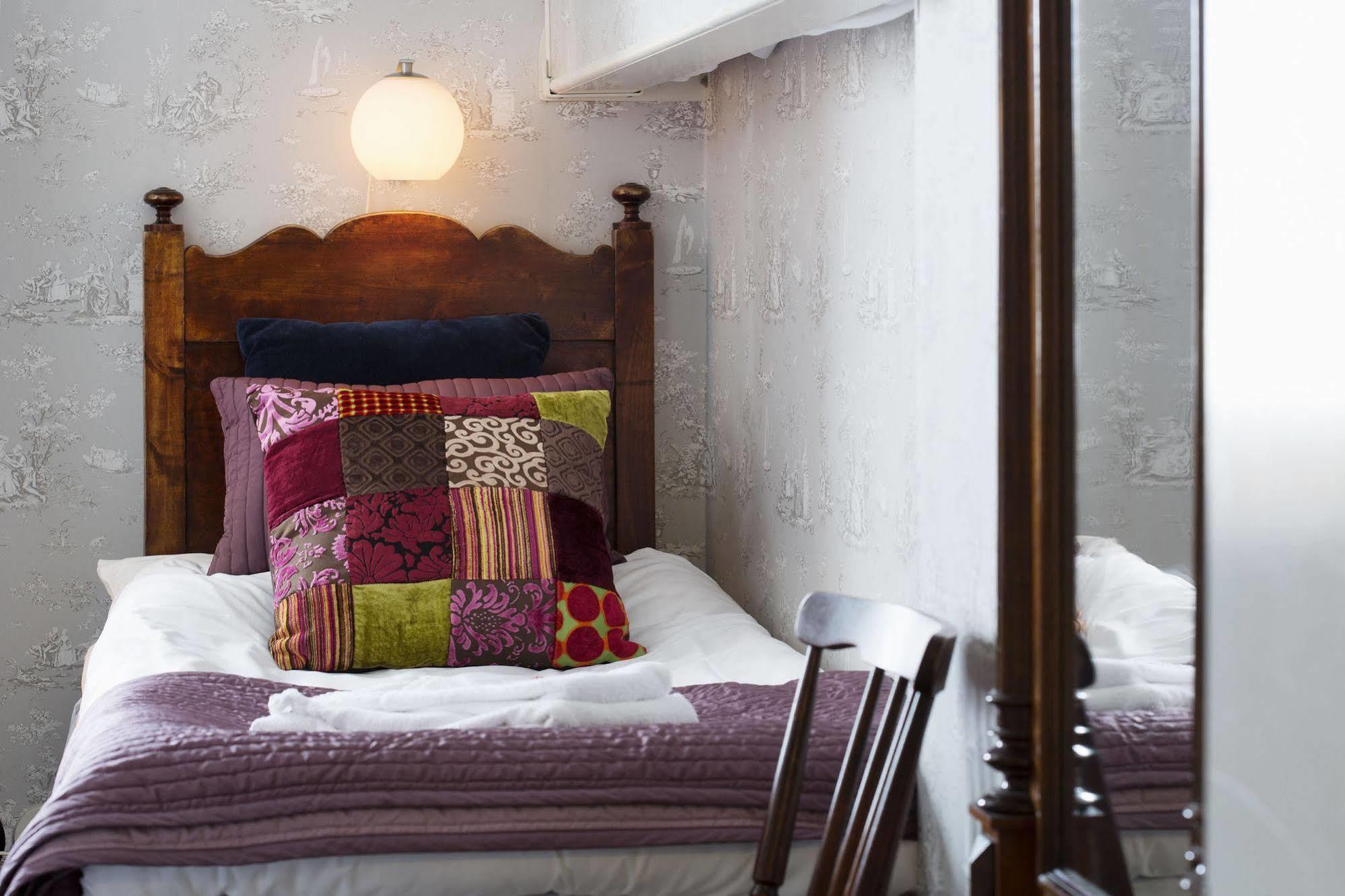 Strandvillan Hotell Och Bed & Breakfast Люсешил Екстериор снимка