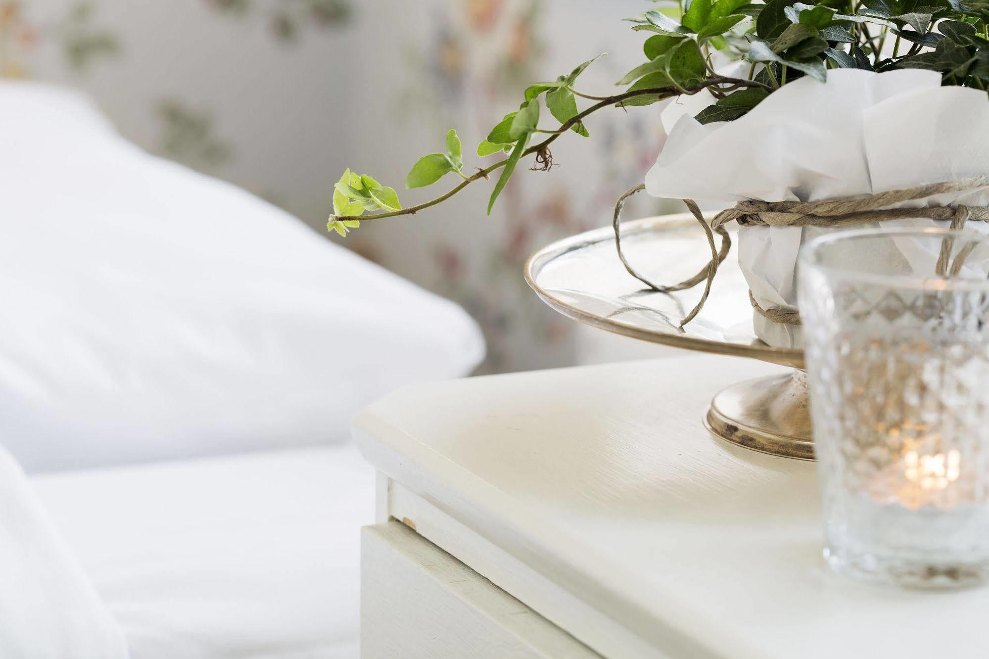 Strandvillan Hotell Och Bed & Breakfast Люсешил Екстериор снимка
